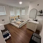 Bayhome Edgewater